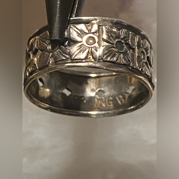 ON SALE 🤩 Vintage Intricate Sterling Silver Flower Ring #7181 - Picture 5 of 8